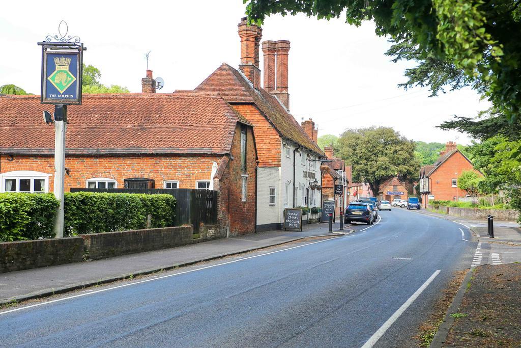 The Dolphin Bed & Breakfast Winchester